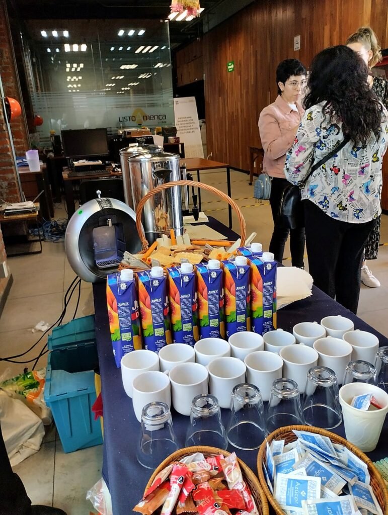 Catering corporativo con bebidas y alimentos para eventos